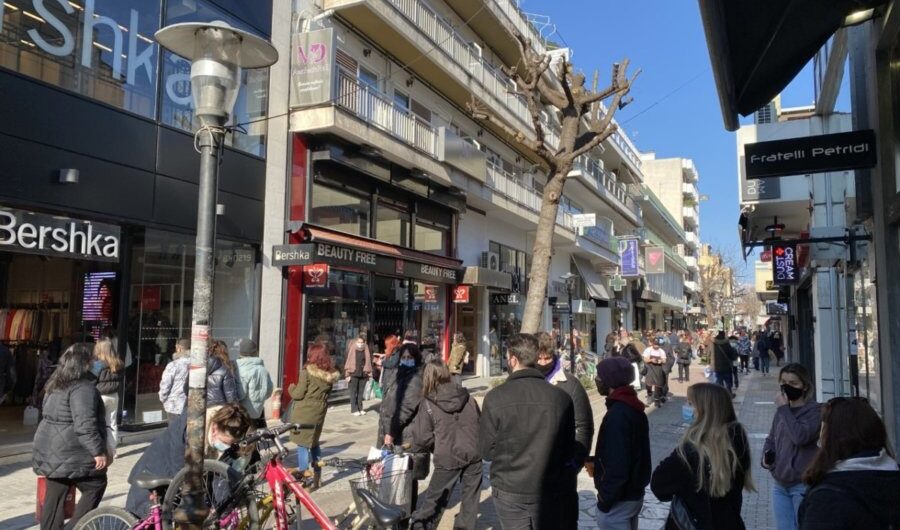 Τα μέτρα έφεραν αντιδράσεις στην αγορά της Λάρισας