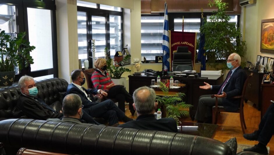 Στον Απόστολο Καλογιάννη η αναπληρώτρια υπουργός Υγείας Μίνα Γκάγκα