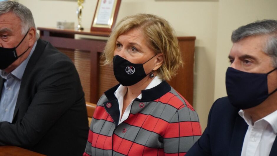 Γκάγκα, Αγοραστός και Δήμαρχοι στέλνουν κοινό μήνυμα: Εμβολιαστείτε!