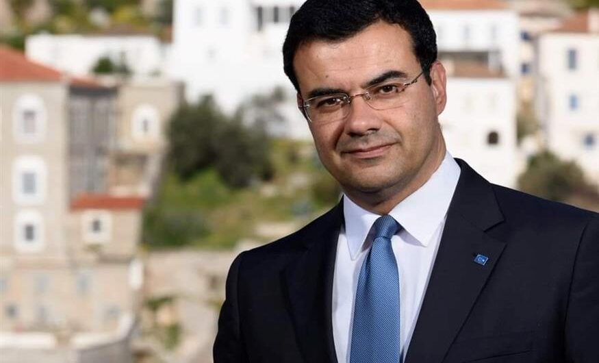 O δήμαρχος Ύδρας μηνύει την Ολλανδή δημοσιογράφο, Ίνγκεμποργκ Μπέουχελ