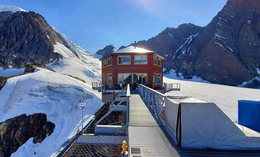 Αυτό είναι το πιο απομακρυσμένο ξενοδοχείο του κόσμου: Πας μόνο με αεροπλάνο και η διαμονή κοστίζει 35.000 δολάρια