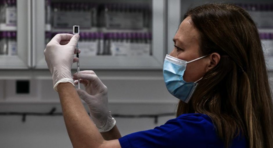 «Αποτύχαμε στο να τους πείσουμε όλους να εμβολιαστούν»: Η Παπαευαγγέλου ομολογεί αυτό που δεν τολμά να παραδεχτεί η κυβέρνηση και ασκεί «διώξεις» στους πολίτες