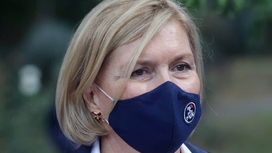 Μίνα Γκάγκα / Υπέρ της επιστροφής των ανεμβολίαστων υγειονομικών