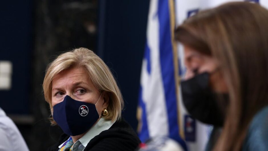 Μίνα Γκάγκα / Το οξυγόνο στα νοσοκομεία τελειώνει πλέον σε μία ημέρα