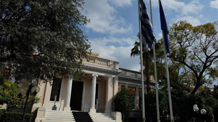 Σύσκεψη στο Μαξίμου για την πανδημία – Εγκλωβισμένη η Κυβέρνηση