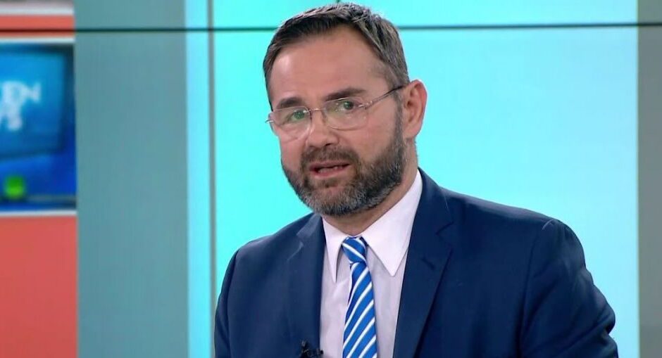 Προκλητικό μήνυμα στέλνει σε “όλους τους αποδέκτες” ο Μπαλάσκας: Στην Αστυνομία δεν θέλουμε υποχρεωτικό εμβολιασμό, αυτό είναι τελεία και παύλα (vid)