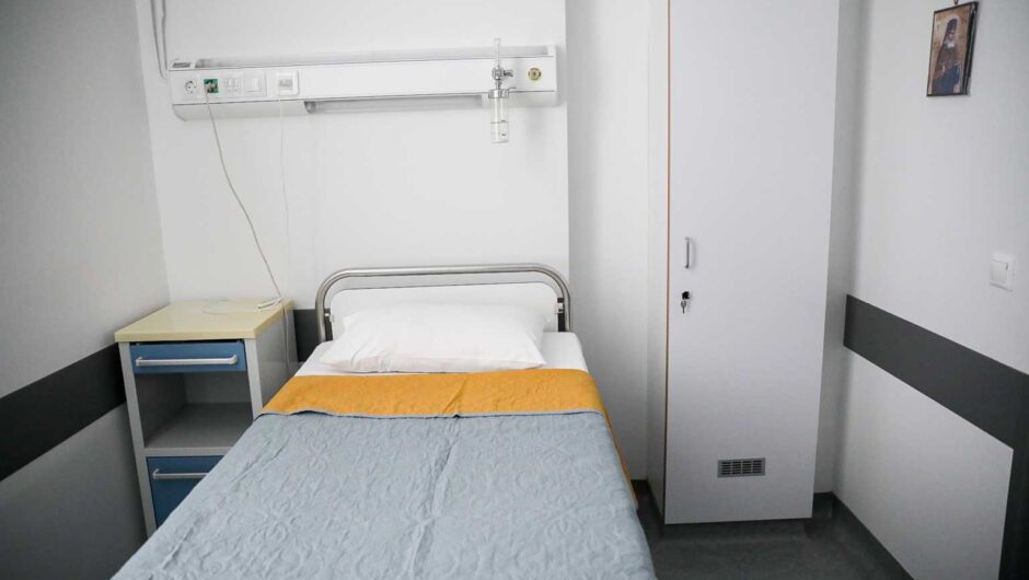 Πάτρα: Στο νοσοκομείο με κορονοϊό μάνα και κόρη που είναι ανεμβολίαστες