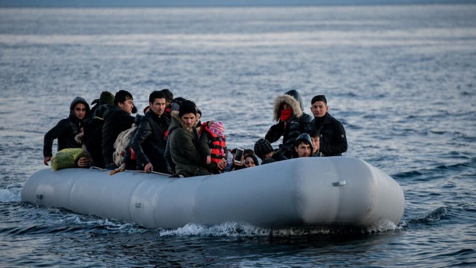 Ολλανδή δημοσιογράφος / Οι 3 εκθέσεις για τις επαναπροωθήσεις προσφύγων πίσω από την ερώτηση που ενόχλησε