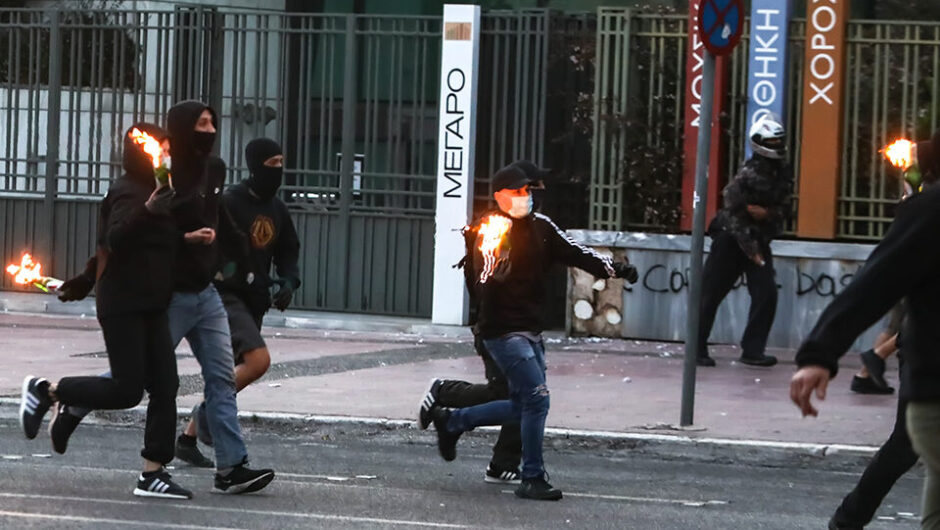 Κακούργημα η μολότοφ σε συγκεντρώσεις