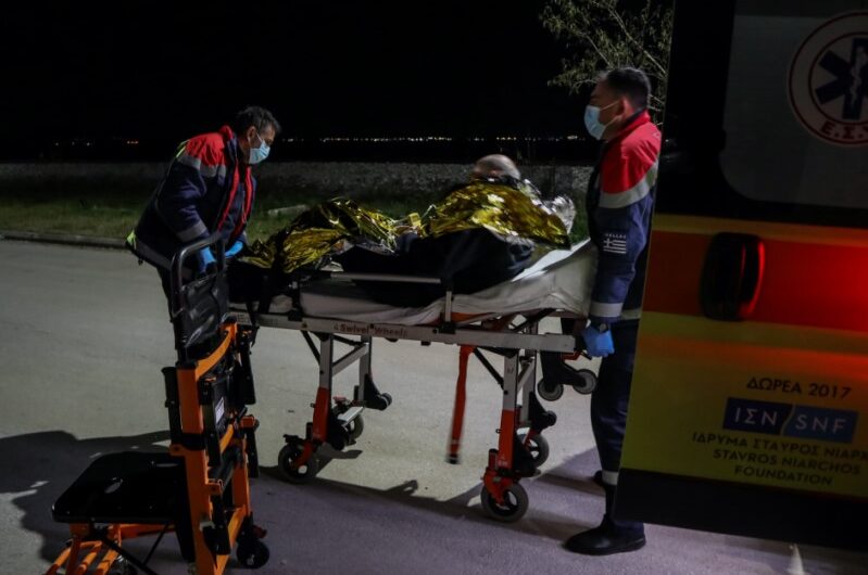 Μια νυχτερινή βάρδια με το ασθενοφόρο του ΕΚΑΒ