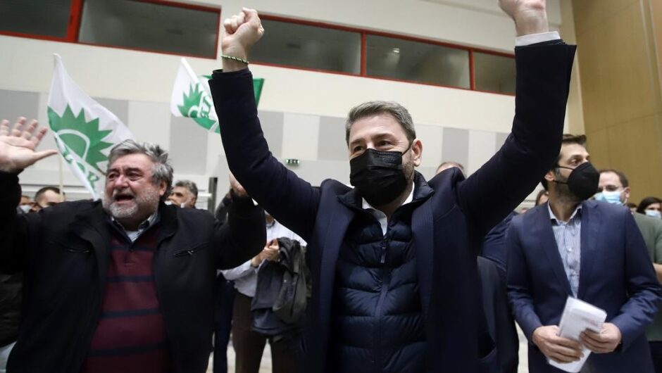 Νίκος Ανδρουλάκης / Η πυξίδα ενός «περήφανου σοσιαλδημοκράτη» που δείχνει και… δεξιά