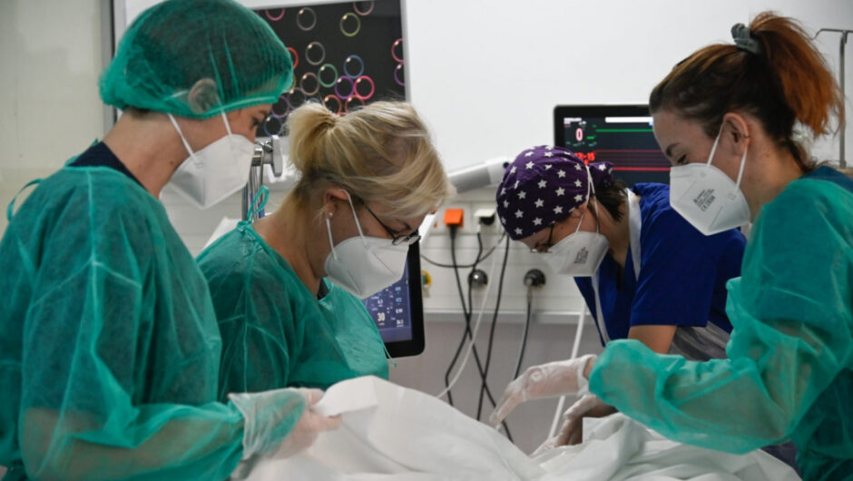 Όμικρον – Μειωμένο κίνδυνο νοσηλείας βλέπουν οι τελευταίες μελέτες