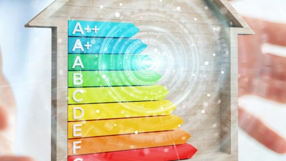 Εξοικονομώ: «Πρεμιέρα» με πάνω από 3.500 αιτήσεις – Με τη «σφραγίδα» του ΤΕΕ οι αλλαγές στο πρόγραμμα