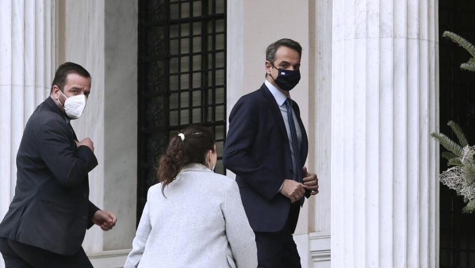 ΣΥΡΙΖΑ / Νεύρα Μητσοτάκη με Τσίπρα επειδή τον ανάγκασε να διακόψει τις διακοπές του