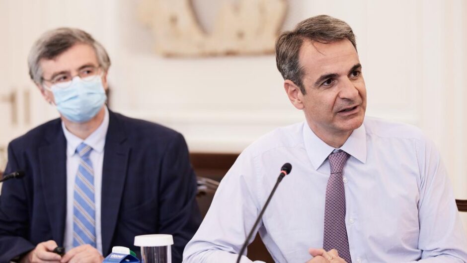 Κυριάκος Μητσοτάκης / Άρον-άρον επιστροφή από τις διακοπές μετά την κατακραυγή