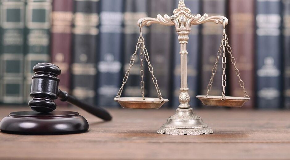 Η εφαρμογή των νόμων είναι υποχρέωση των κυβερνήσεων