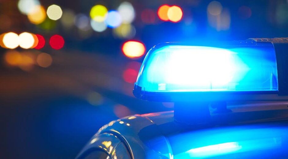 Συνελήφθη εργοδότρια που ζήτησε από εργαζόμενους να επιστρέψουν το δώρο Χριστουγέννων