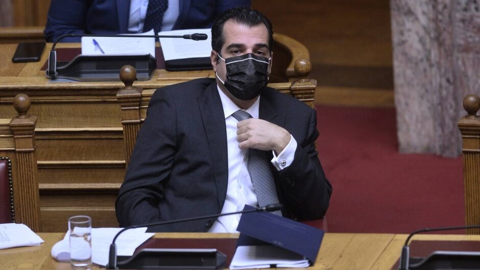 Πλεύρης: Τροπολογία για προστασία γιατρών από κακόβουλες μηνύσεις για ασθενείς με κορονοϊό