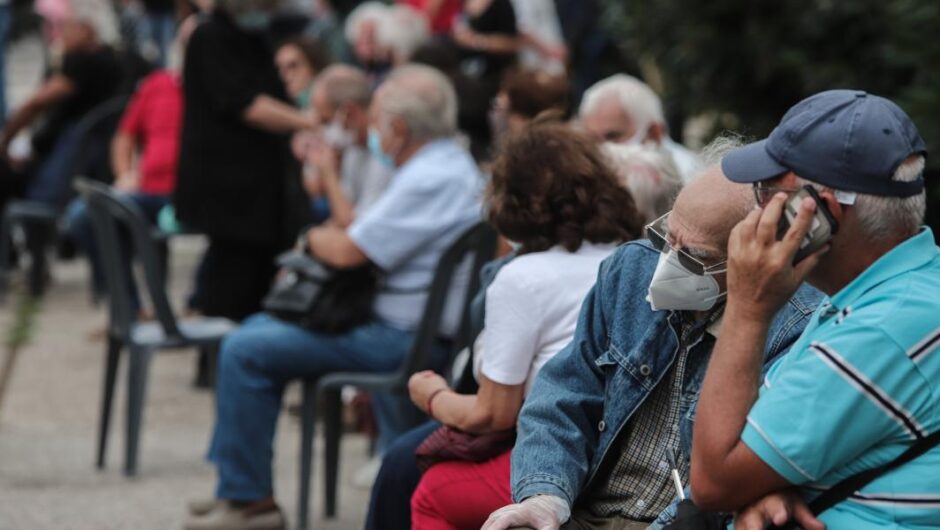 Συντάξεις / «Μαχαίρι» έως 268 ευρώ σε χήρες και αναπήρους