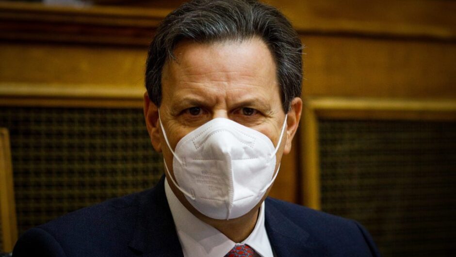 Ομολογία ανεπάρκειας και ειρωνείες από Σκυλακάκη για την κρίση ακρίβειας
