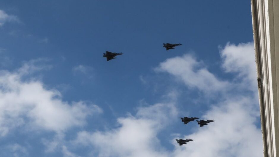 Έφτασαν τα έξι Rafale στην Ελλάδα – Πέταξαν πάνω από την Ακρόπολη