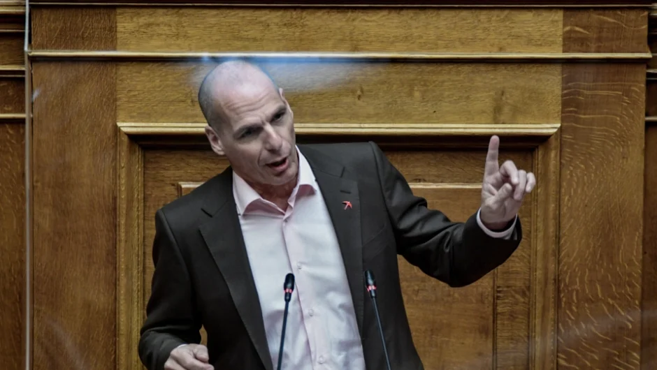 Βαρουφάκης: Δίνουμε ψήφο μομφής κατά της ολιγαρχίας