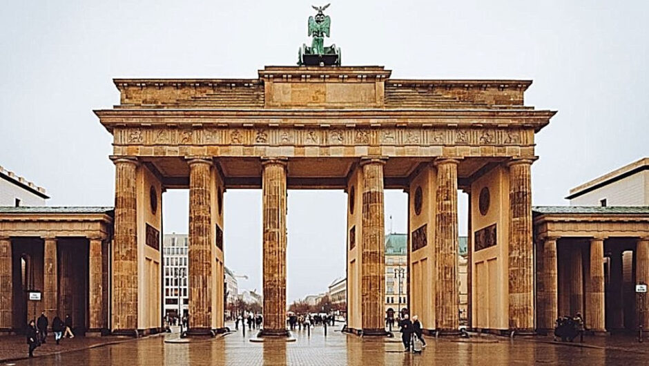 Κοροναϊός – Μέσα στο 2022 θα φθάσουμε πιθανότατα στην ενδημική φάση της πανδημίας – Δεν τελειώσαμε με τις επικίνδυνες παραλλαγές