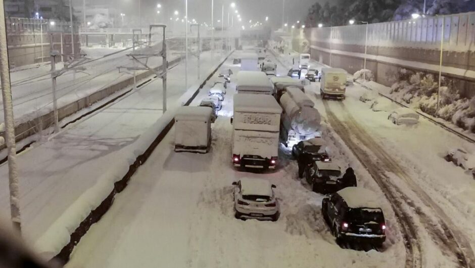 Ένα λευκό διάλειμμα στην παρατεταμένη μαυρίλα