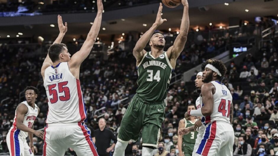 NBA: Ήττα για τους Μπακς παρά την καλή εμφάνιση του Γιάννη – Καταιγιστικοί οι Χόρνετς