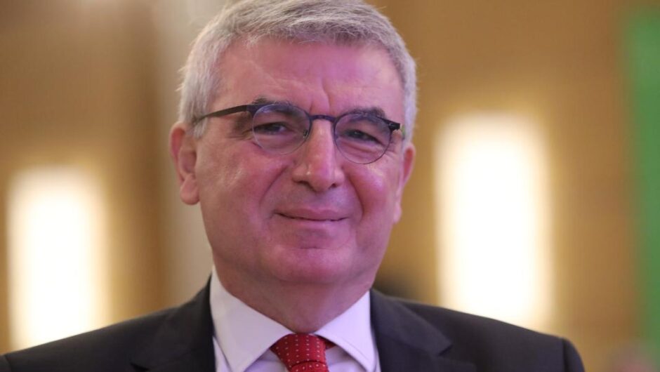 Τσακλογλοιώδεις!