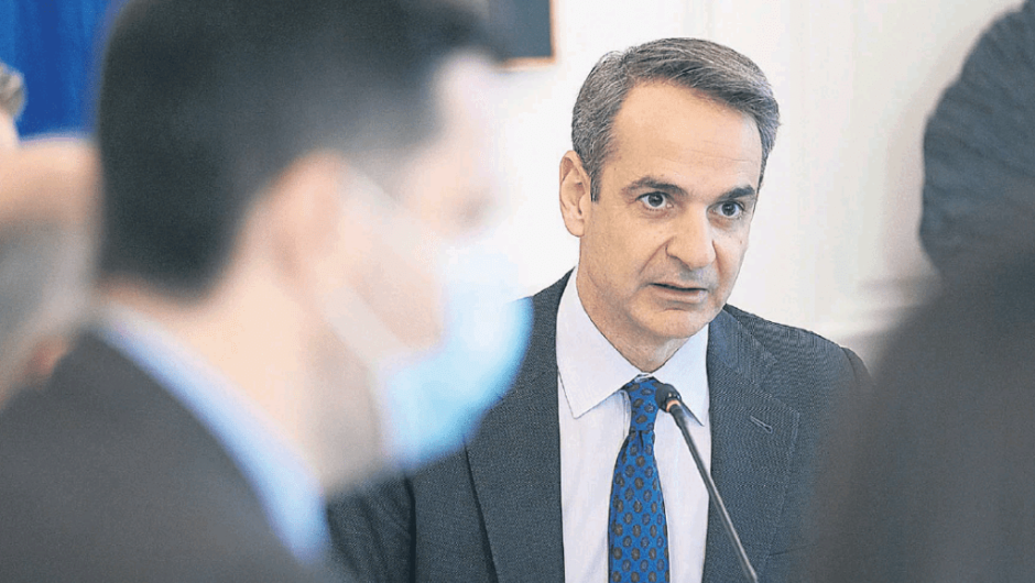 Βουλιάζουν στον βάλτο της αποτυχίας τους