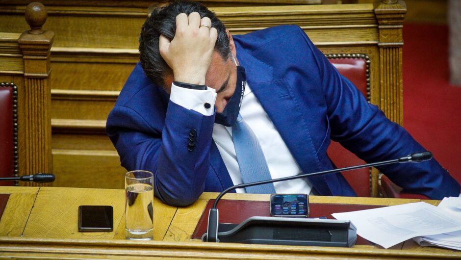 Ο μεγάλος διασυρμός του Άδωνι! Νοσοκομεία αγόρασαν PCR με… 18 ευρώ