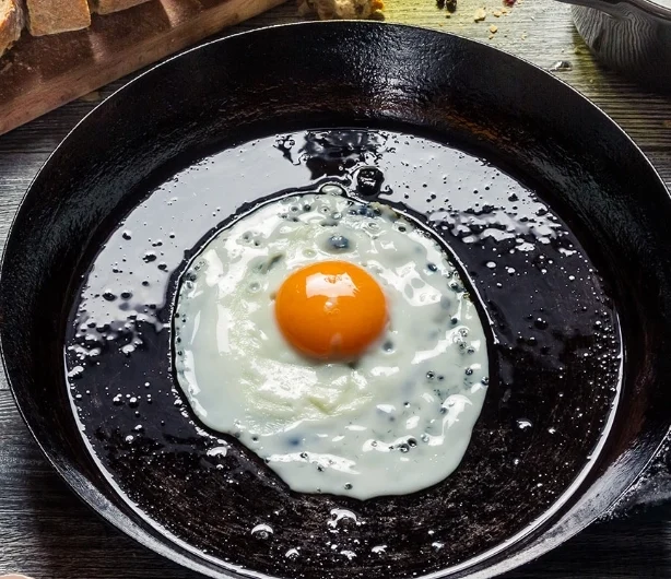 Μαθαίνουμε τα πάντα για τα αυγά και φτιάχνουμε 35 μοναδικές συνταγές