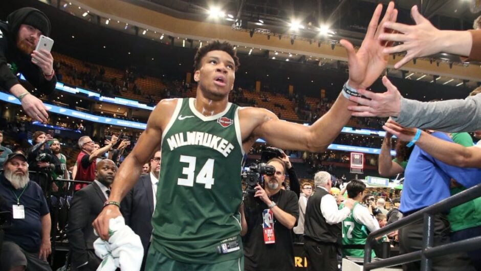 NBA: Γιάννης… λαμπρός οδηγεί τους Μπακς – Νίκη με μπάζερ μπίτερ για τους Γουόριορς