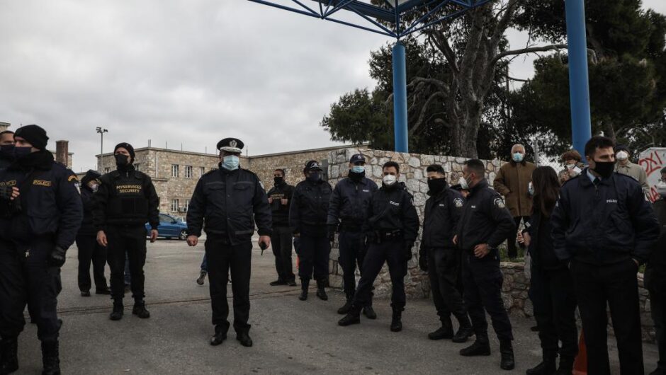 Παίδων Πεντέλης / Με τα ΜΑΤ προσπαθούν να σταματήσουν τις εφημερίες