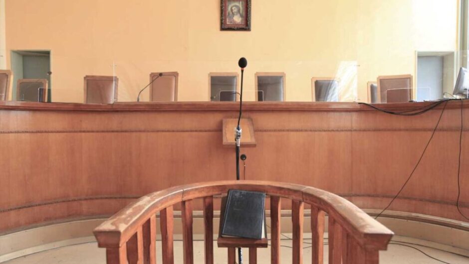 Λάρισα: Ελεύθερος με περιοριστικούς όρους ο πρώην προϊστάμενος για την καταγγελία βιασμού γυναίκας εκπαιδευτικού