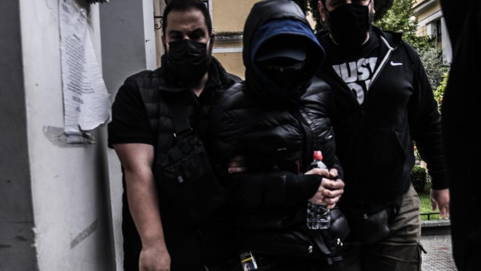 Μένιος Φουρθιώτης / Τώρα δίνει τη μισή ΝΔ – Είχαν και οικονομικές συναλλαγές