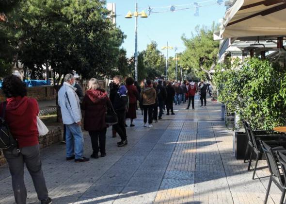 ΣΥΡΙΖΑ: Αρνούνται συνταγογράφηση των τεστ εγκαταλείποντας τους πολίτες σε ατελείωτες ουρές