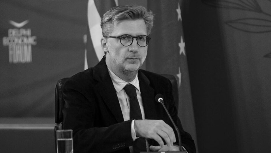 Ο Σκέρτσος επικαλείται την… απειρία της «πρώτη φορά δεξιά»!