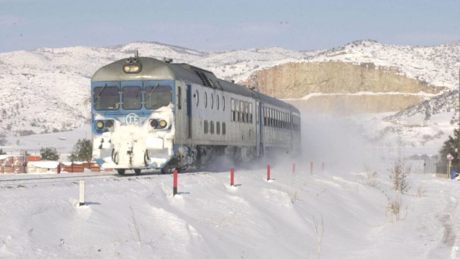 Στο νοσοκομείο Λιβαδειάς τραυματίες από το σιδηροδρομικό ατύχημα – Ταλαιπωρία και για τους Λαρισαίους επιβάτες