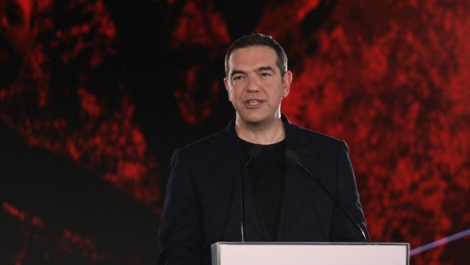 Αλέξης Τσίπρας: «Ευτυχώς τα συμπτώματα εξασθενούν – Ο ιός δεν αστειεύεται»