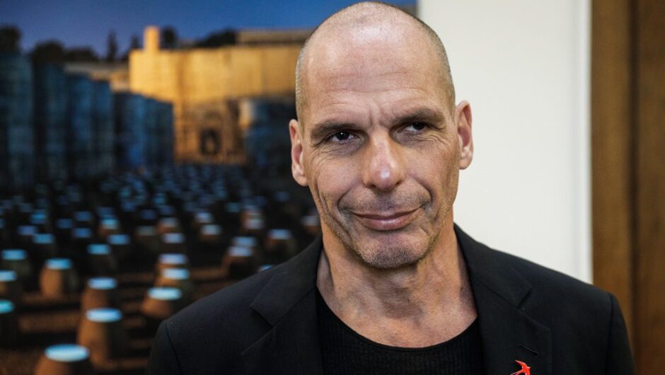 Βαρουφάκης: Ερντογανοποίηση της χώρας – Από την εξαγορά της σιωπής των ΜΜΕ σε διώξεις δημοσιογράφων