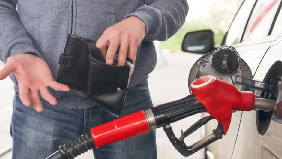 Υποκρισία, κυνισμός, εμπαιγμός