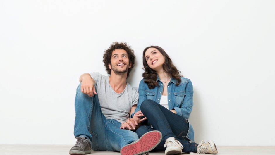 Όχι σεξ, μόνο αγκαλιές: Για ποιους είναι πιο σημαντικά τα χάδια