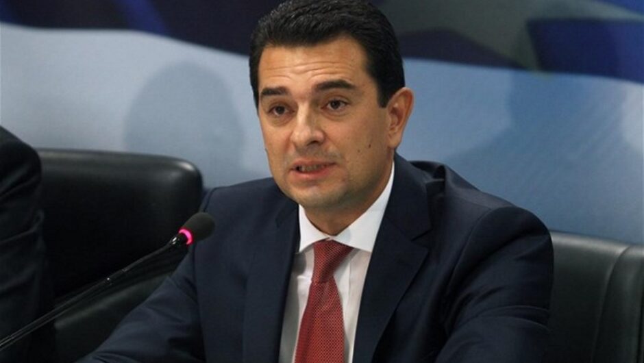 Σκρέκας: Να κλείνετε τον θερμοσίφωνα, μην αφήνετε το φως αναμμένο