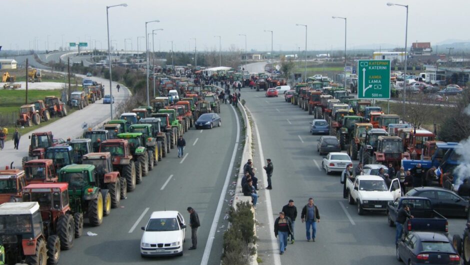 Αγρότες: Σε δύο μέτωπα πριν από την κάθοδο- Η σύσκεψη του Πλατυκάμπου έφερε την ρήξη