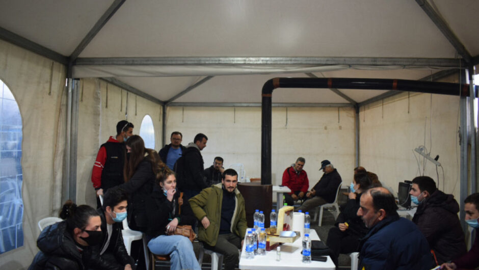 Έμπρακτη αλληλεγγύη από εργάτες και φοιτητές στο μπλόκο της Νίκαιας
