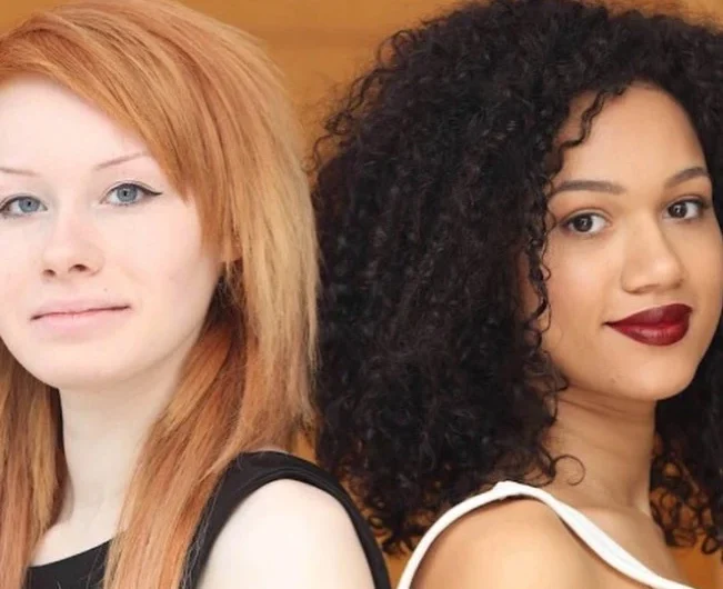 Δίδυμα κορίτσια πρέπει να αποδεικνύουν καθημερινά ότι είναι αδερφές