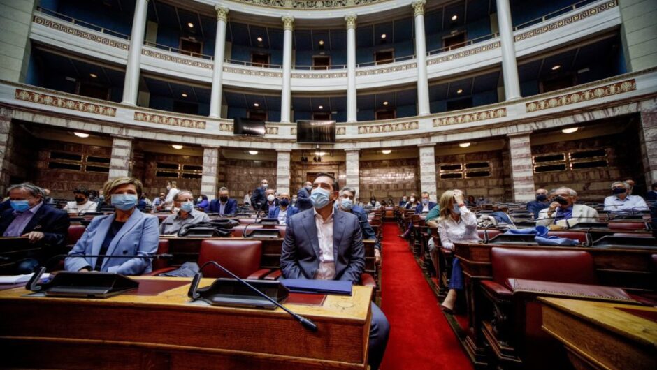 ΣΥΡΙΖΑ: Πάντα θες να βρέχει αν είσαι «Ομπρέλα»!