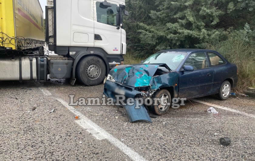 Λαμία: Σοβαρό τροχαίο με τρεις τραυματίες (βιντεο-φωτο)